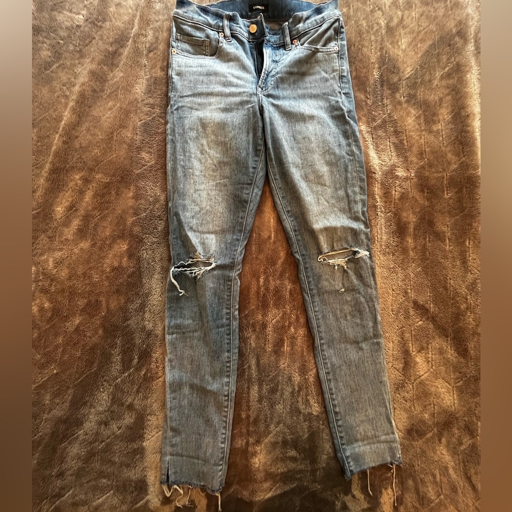 Express distressed jeans